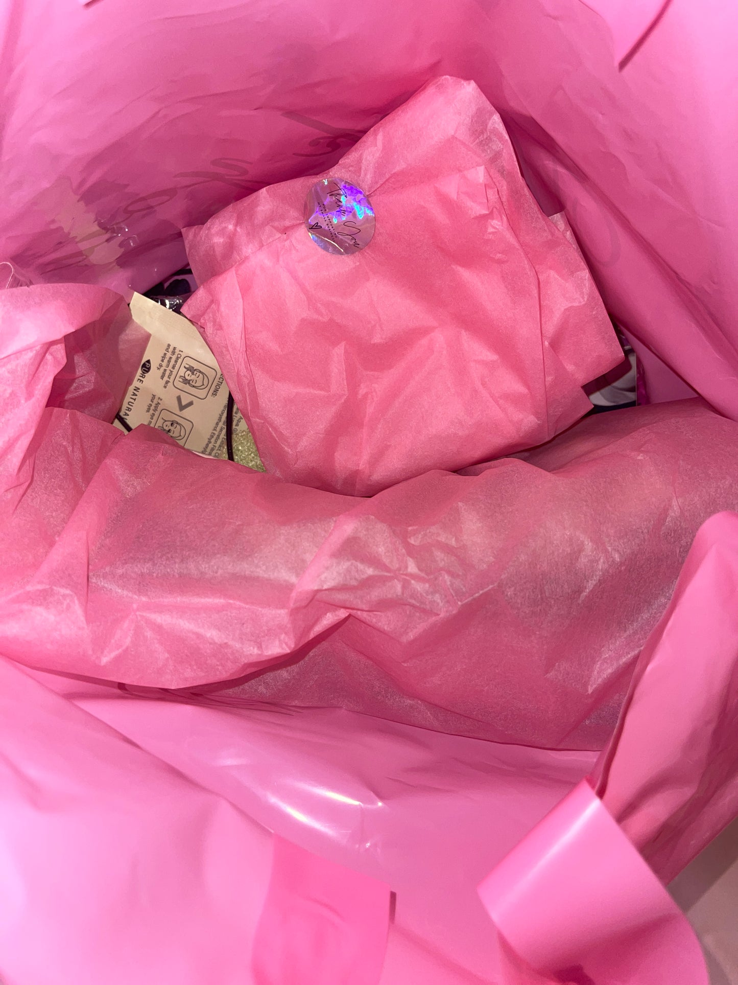 G.B.SLLC Beauty Bag - 4 Random Beauty Products