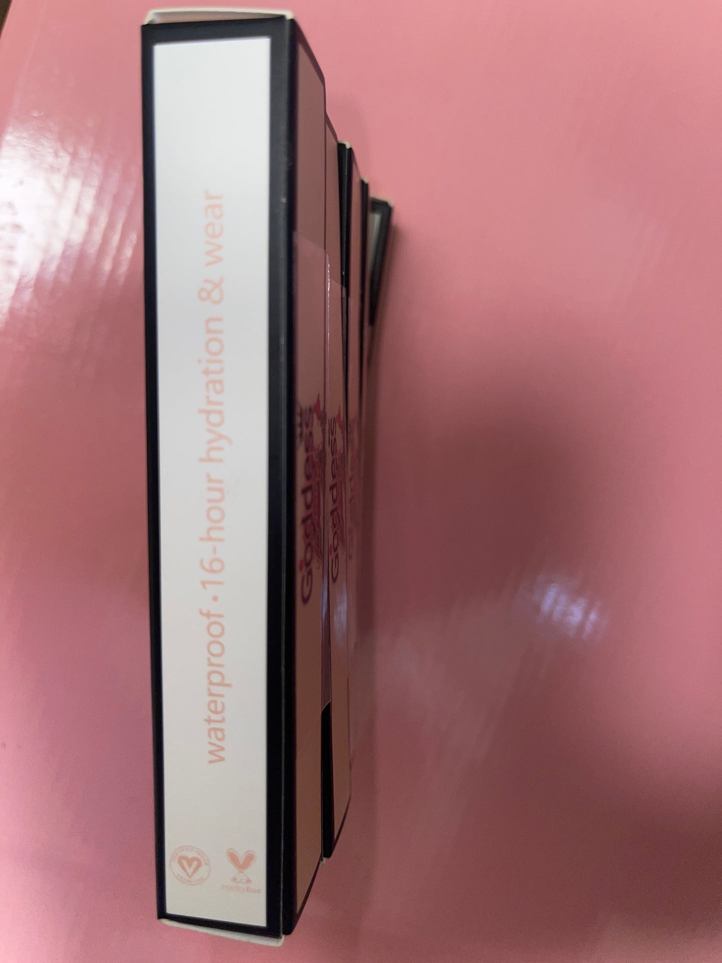 G.B.SLLC Creaseless Concealer